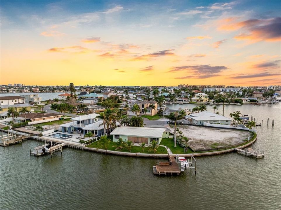 На продажу: $1,295,000 (3 спален, 2 ванн, 1894 Квадратных фут)