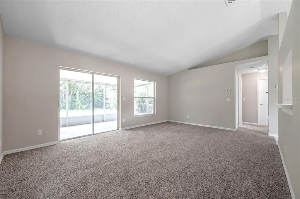 For Sale: $319,900 (3 beds, 2 baths, 1214 Square Feet)