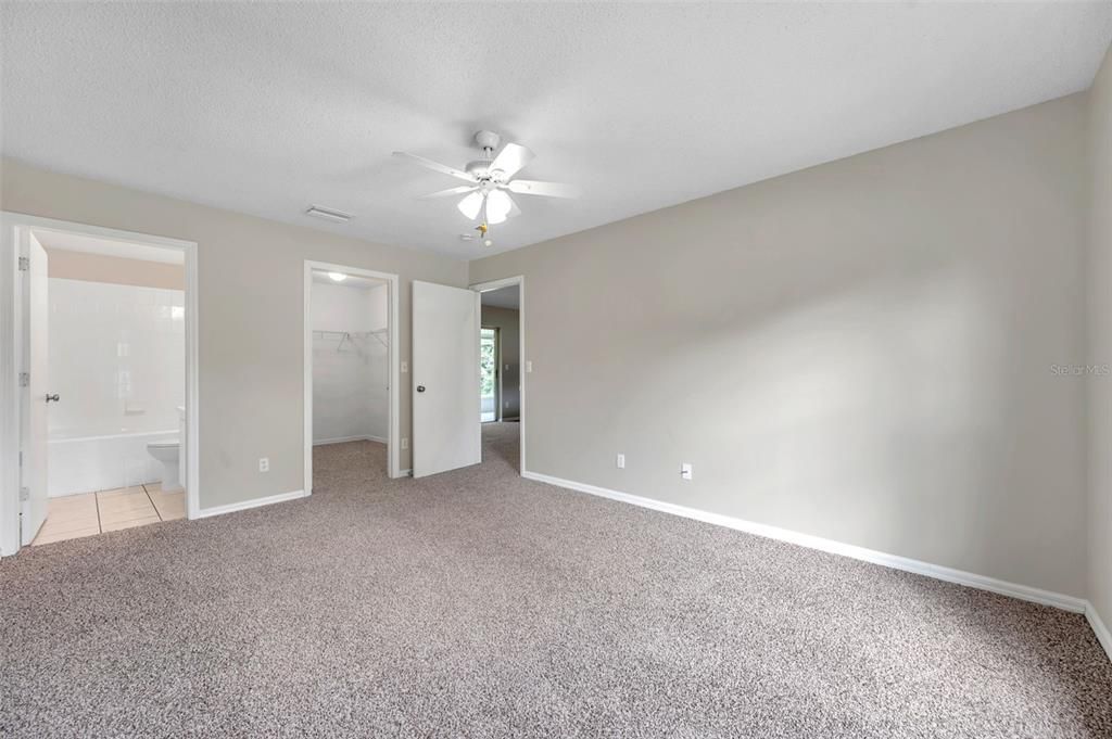 For Sale: $319,900 (3 beds, 2 baths, 1214 Square Feet)