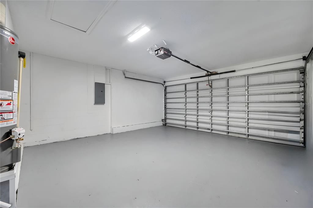 For Sale: $319,900 (3 beds, 2 baths, 1214 Square Feet)