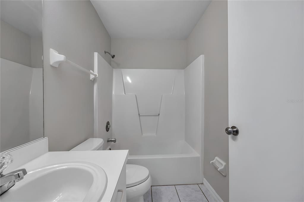 For Sale: $319,900 (3 beds, 2 baths, 1214 Square Feet)