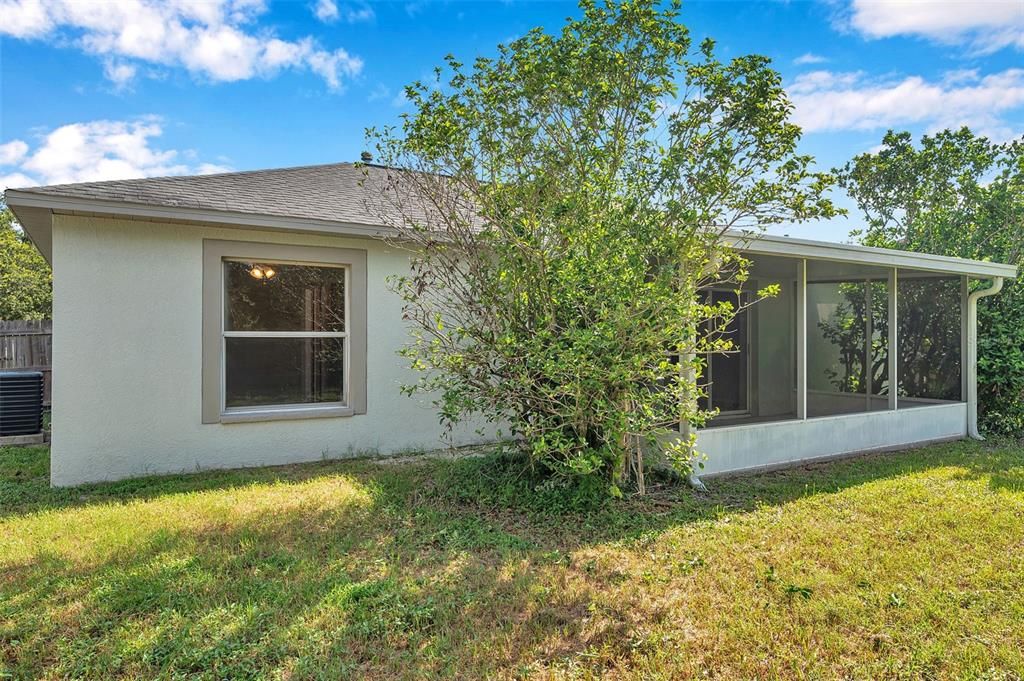 For Sale: $319,900 (3 beds, 2 baths, 1214 Square Feet)