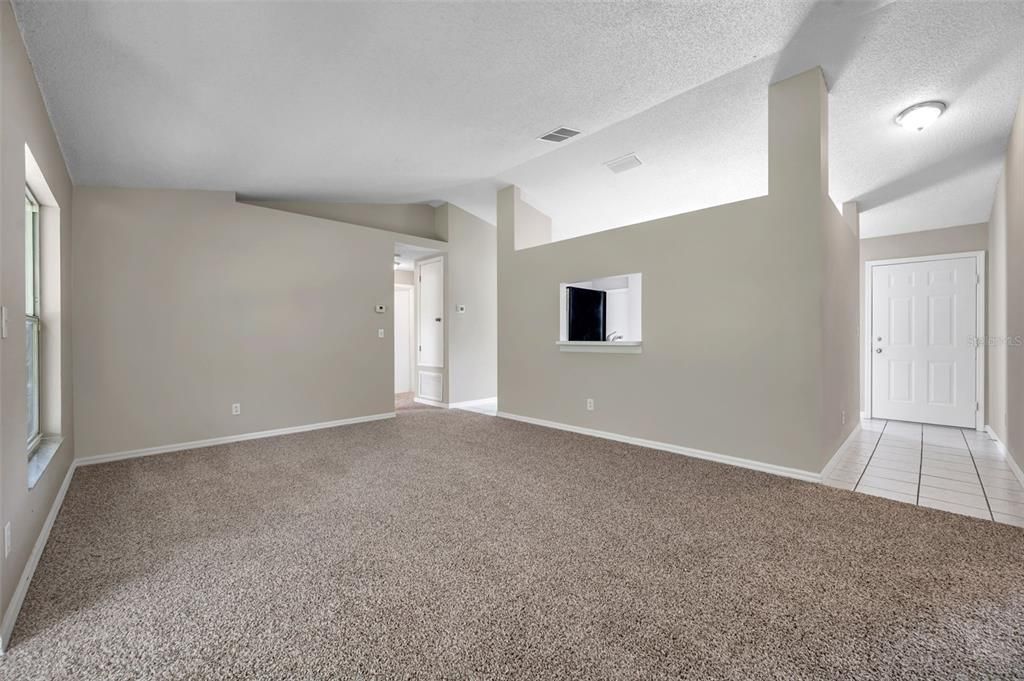 For Sale: $319,900 (3 beds, 2 baths, 1214 Square Feet)