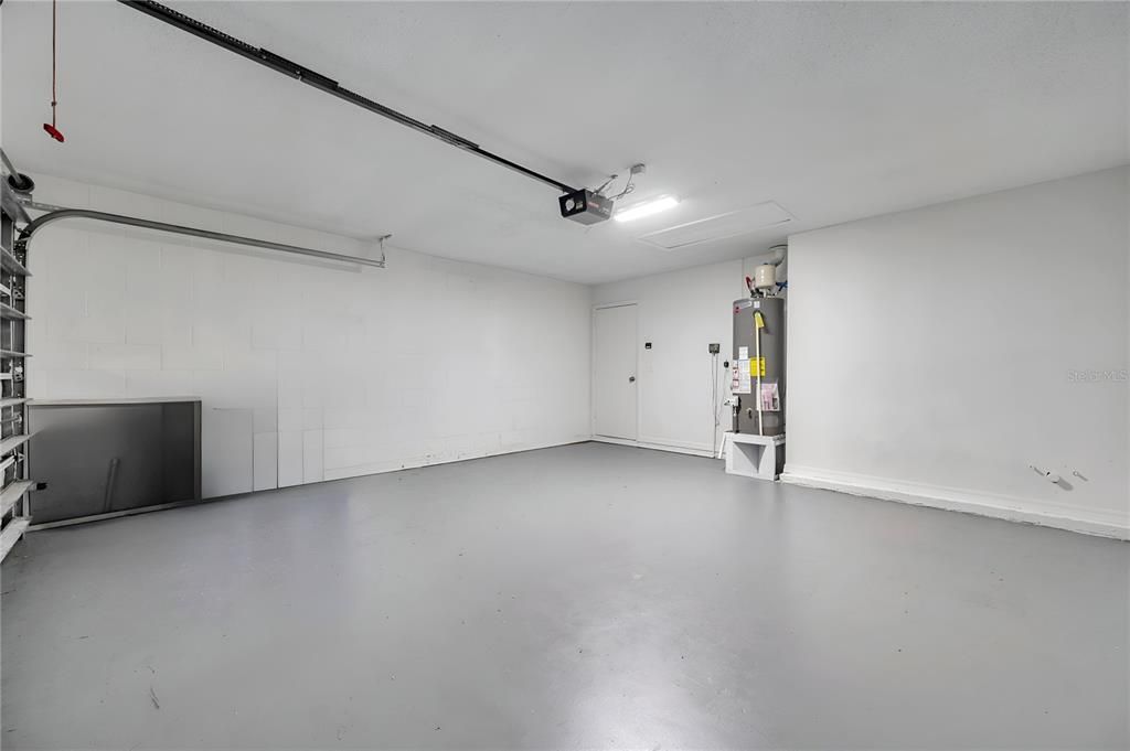 For Sale: $319,900 (3 beds, 2 baths, 1214 Square Feet)