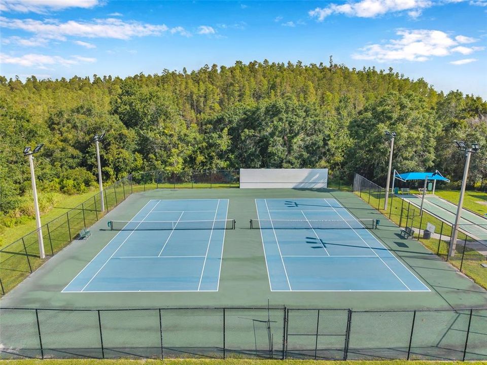 For Sale: $319,900 (3 beds, 2 baths, 1214 Square Feet)