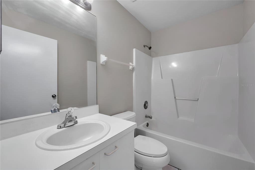 For Sale: $319,900 (3 beds, 2 baths, 1214 Square Feet)