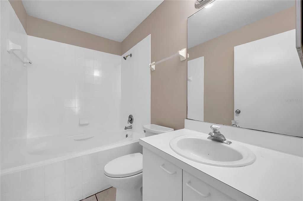 For Sale: $319,900 (3 beds, 2 baths, 1214 Square Feet)