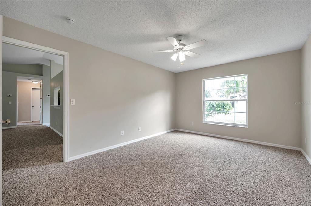 For Sale: $319,900 (3 beds, 2 baths, 1214 Square Feet)