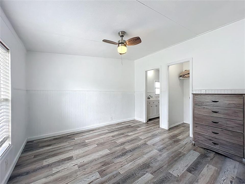 合同活跃: $169,900 (2 贝兹, 2 浴室, 1152 平方英尺)