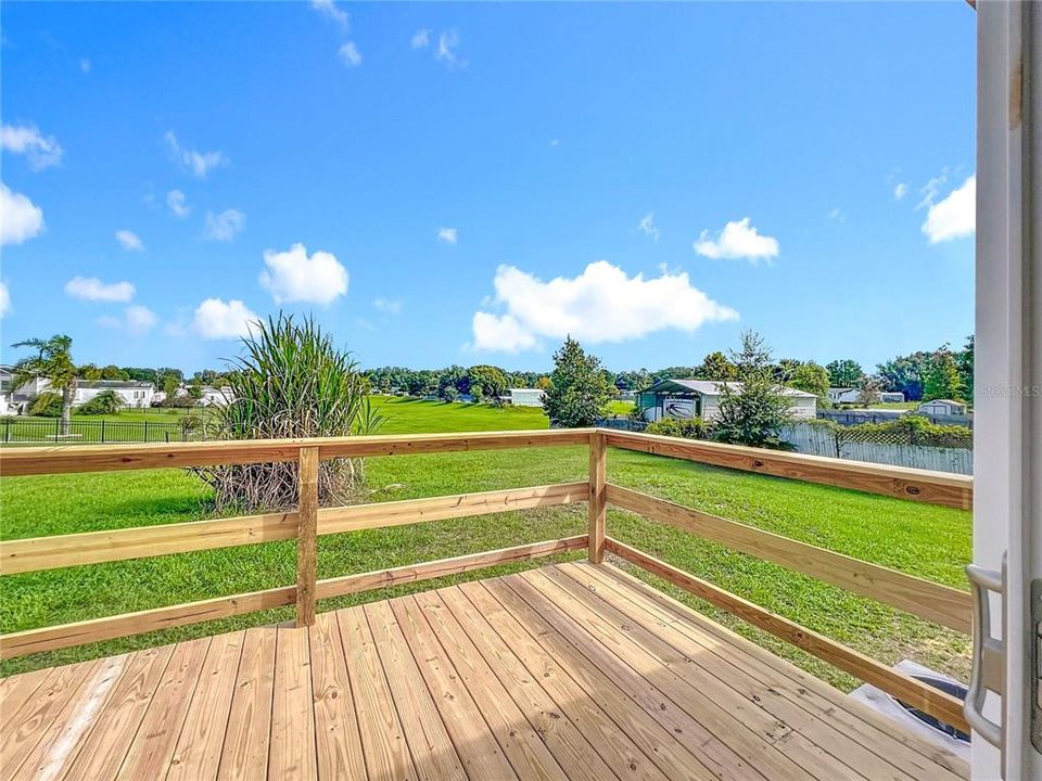 合同活跃: $169,900 (2 贝兹, 2 浴室, 1152 平方英尺)