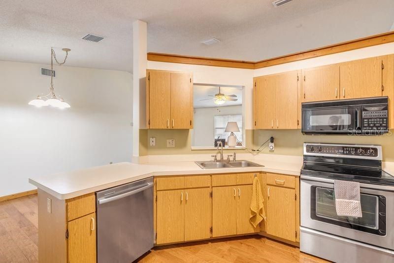 En Venta: $435,000 (3 camas, 2 baños, 1229 Pies cuadrados)