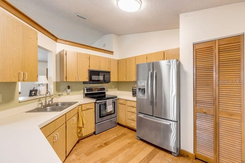 En Venta: $435,000 (3 camas, 2 baños, 1229 Pies cuadrados)