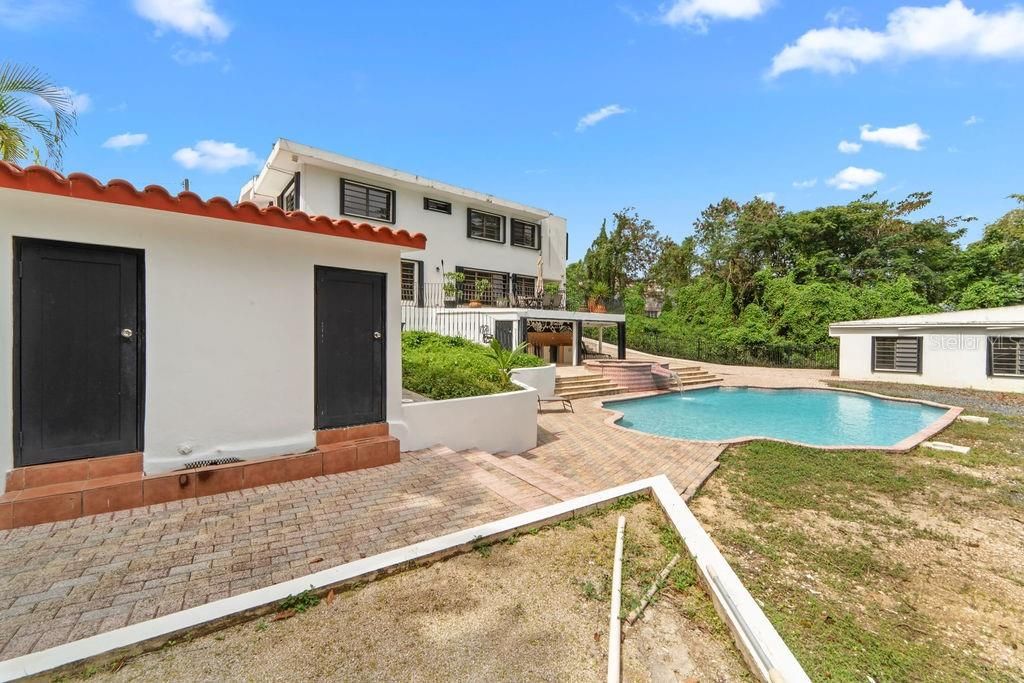 Под контрактом: $1,045,000 (5 спален, 4 ванн, 3075 Квадратных фут)