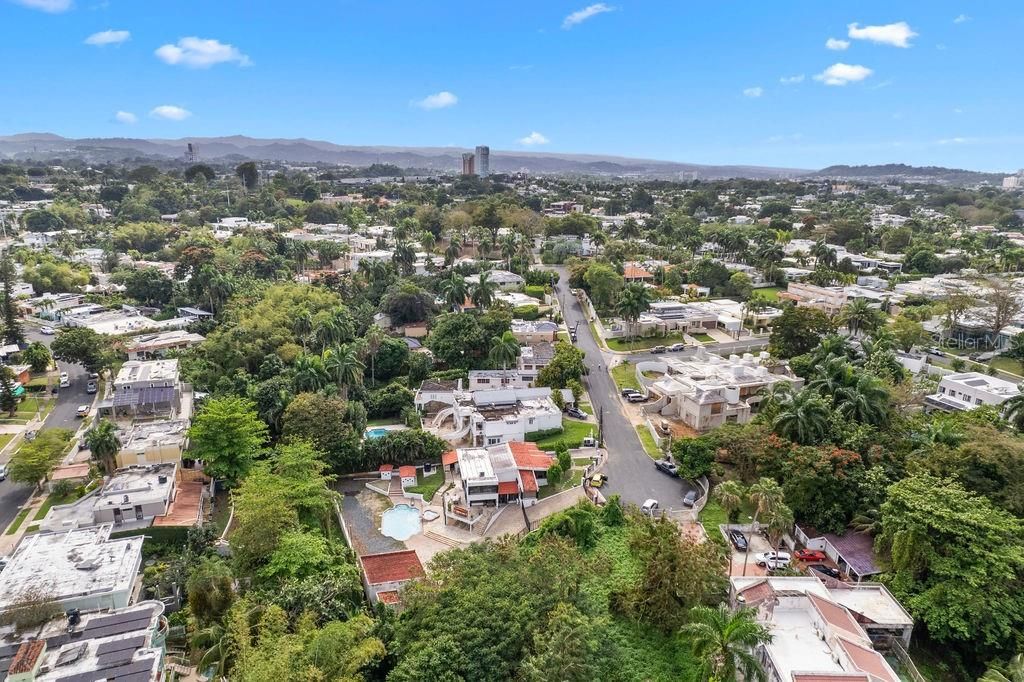 Под контрактом: $1,045,000 (5 спален, 4 ванн, 3075 Квадратных фут)