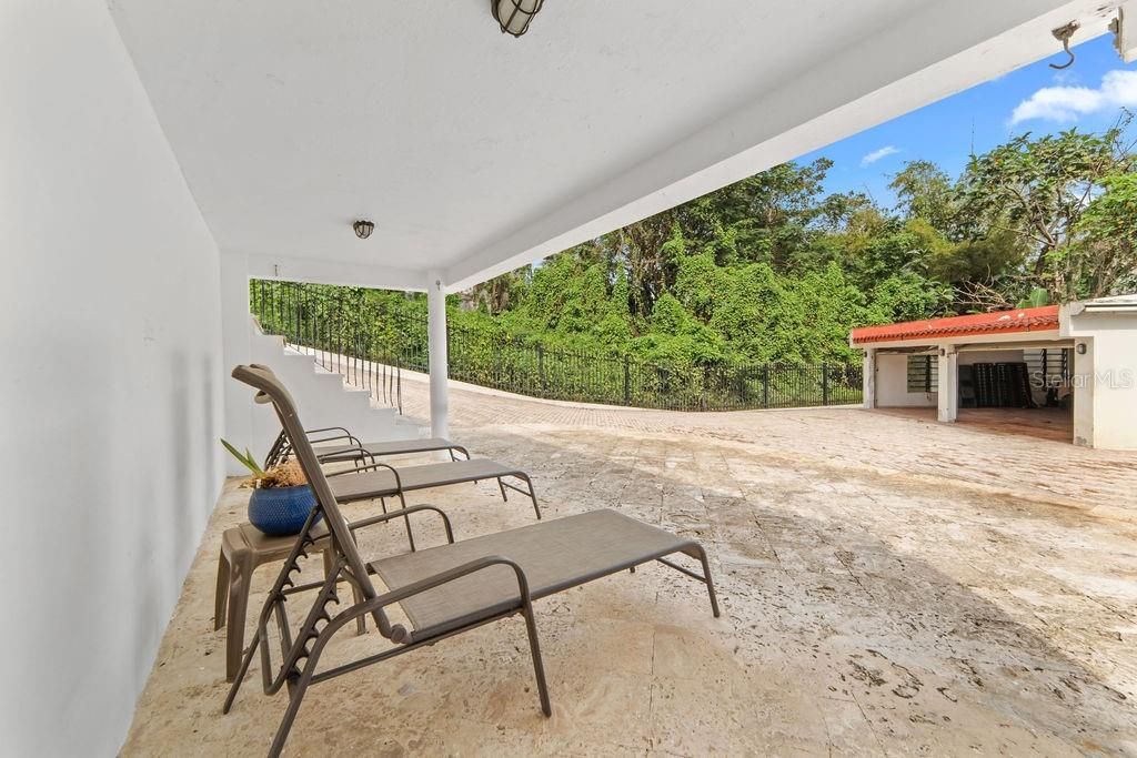 Под контрактом: $1,045,000 (5 спален, 4 ванн, 3075 Квадратных фут)