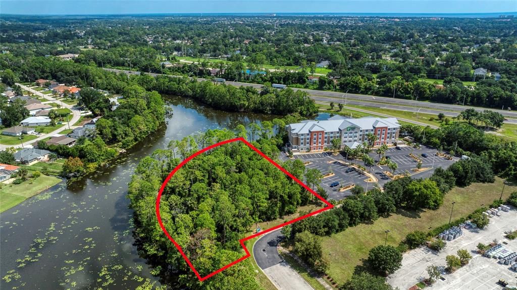 На продажу: $975,000 (1.36 acres)