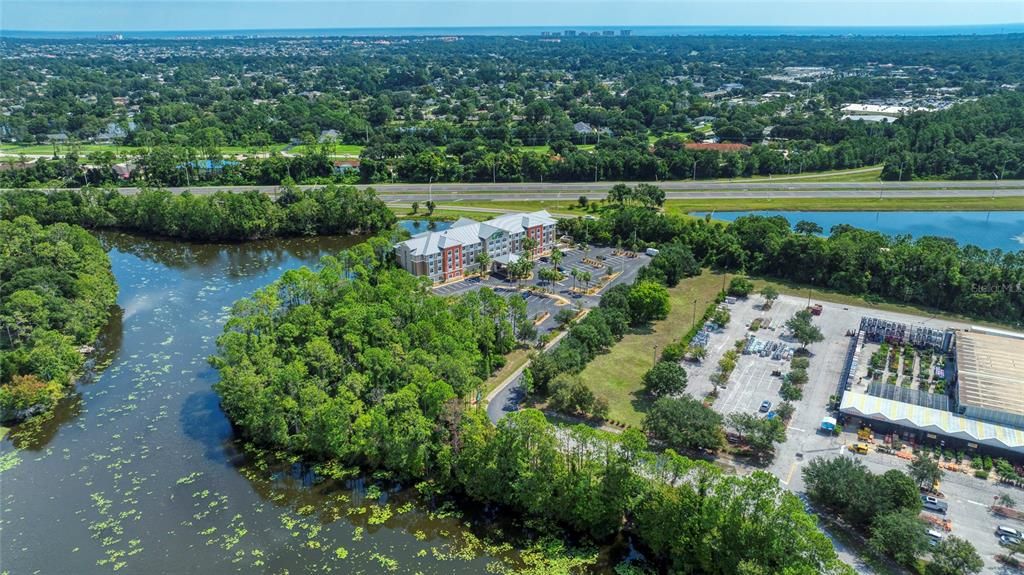 На продажу: $975,000 (1.36 acres)