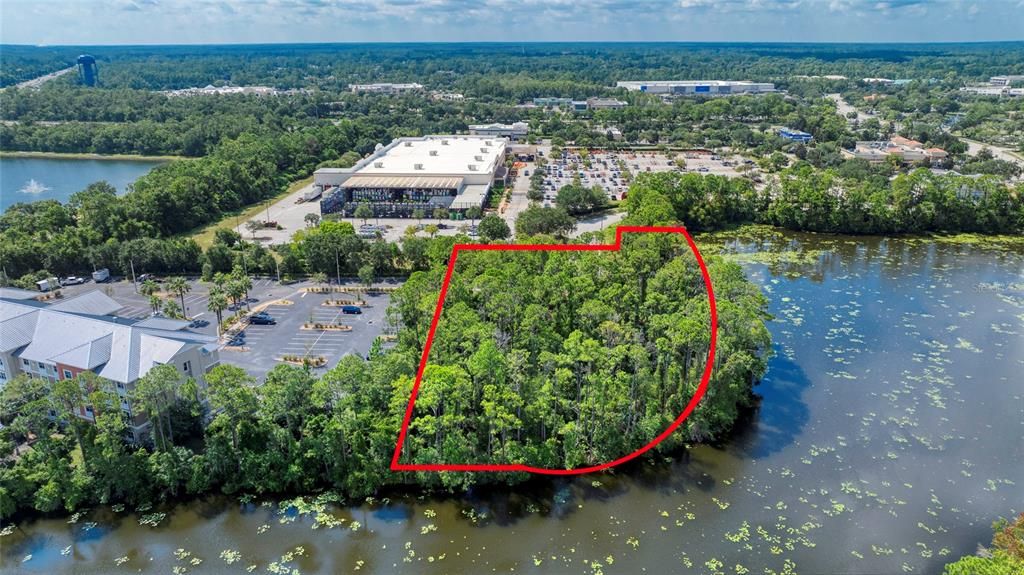 На продажу: $975,000 (1.36 acres)