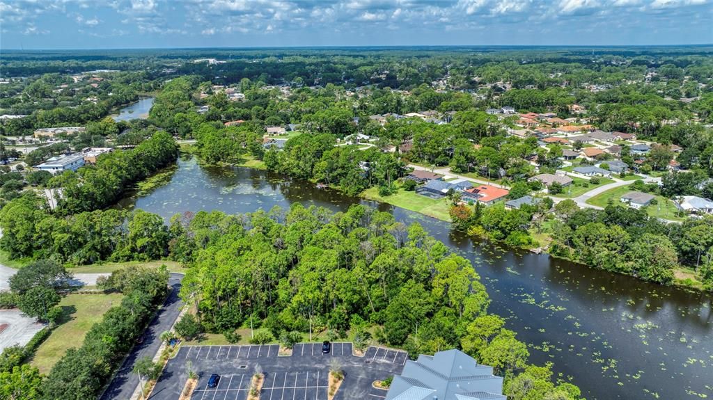 На продажу: $975,000 (1.36 acres)