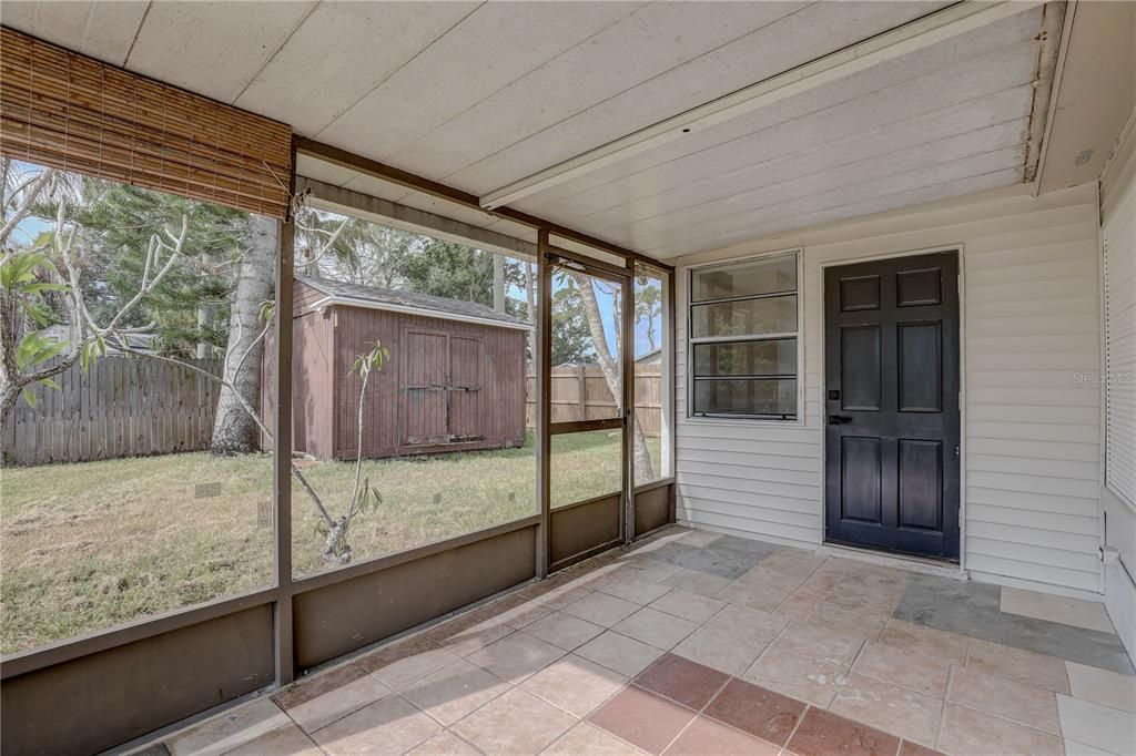 Active With Contract: $250,000 (2 beds, 1 baths, 1183 Square Feet)