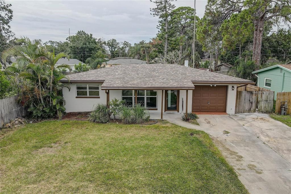 Active With Contract: $250,000 (2 beds, 1 baths, 1183 Square Feet)