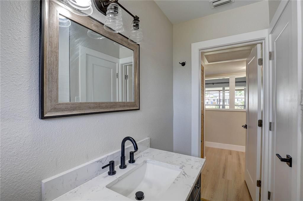 Active With Contract: $250,000 (2 beds, 1 baths, 1183 Square Feet)