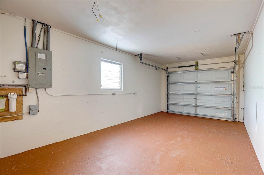 Active With Contract: $250,000 (2 beds, 1 baths, 1183 Square Feet)