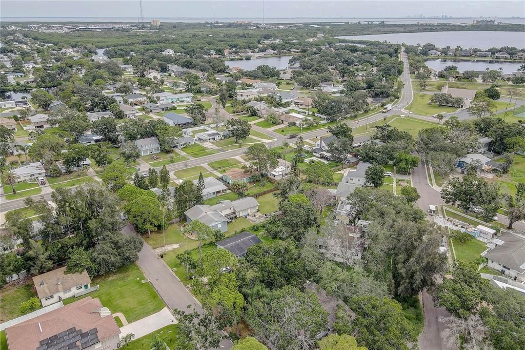 Active With Contract: $250,000 (2 beds, 1 baths, 1183 Square Feet)