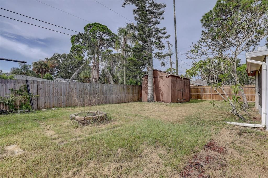 Active With Contract: $250,000 (2 beds, 1 baths, 1183 Square Feet)