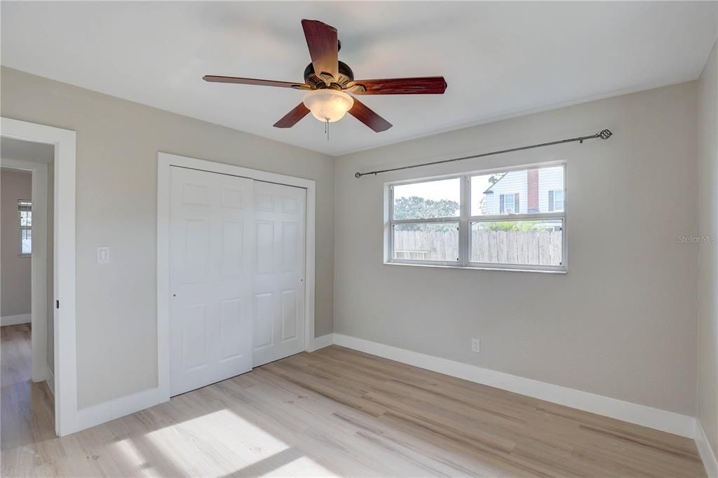 Active With Contract: $250,000 (2 beds, 1 baths, 1183 Square Feet)