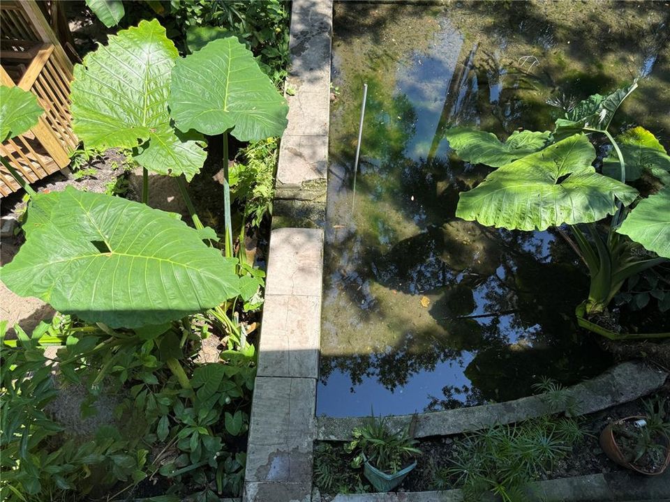 Под контрактом: $2,200 (2 спален, 2 ванн, 864 Квадратных фут)