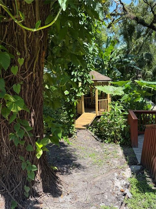 Под контрактом: $2,200 (2 спален, 2 ванн, 864 Квадратных фут)