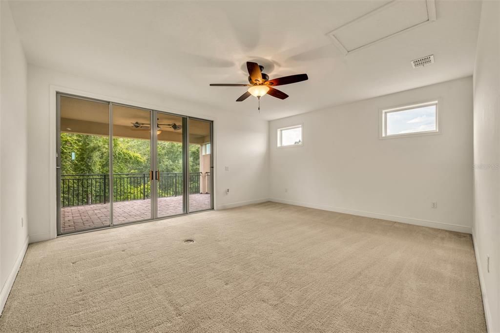 合同活跃: $3,250 (4 贝兹, 4 浴室, 3007 平方英尺)