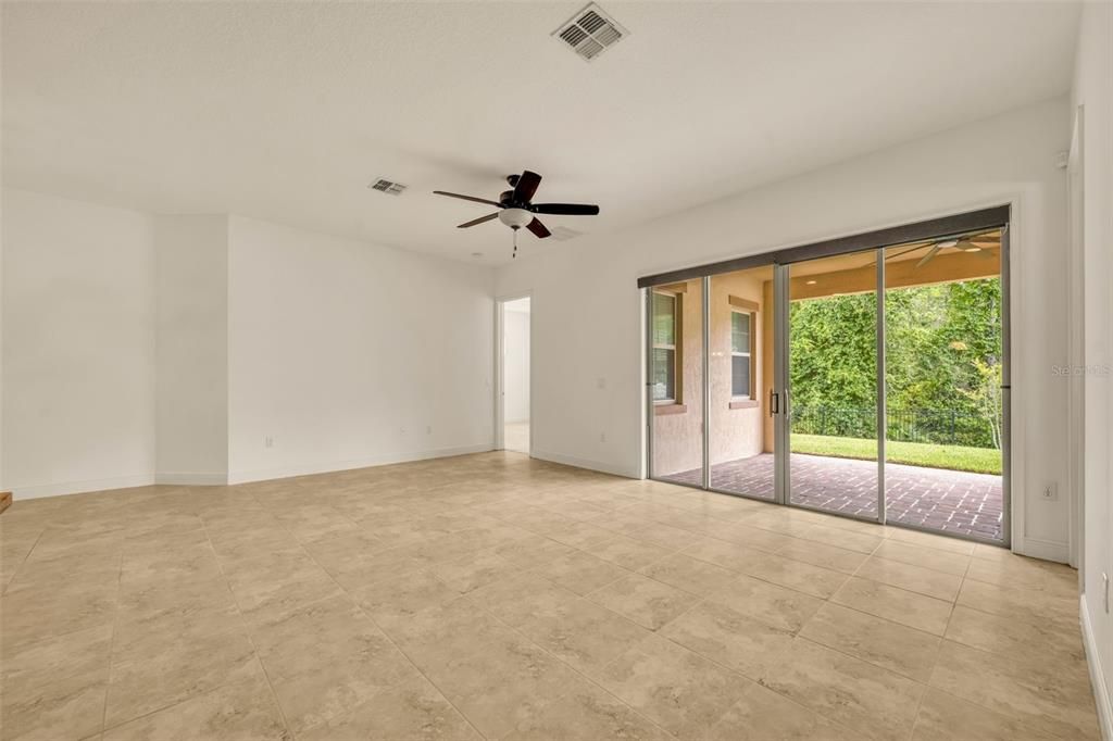 合同活跃: $3,250 (4 贝兹, 4 浴室, 3007 平方英尺)