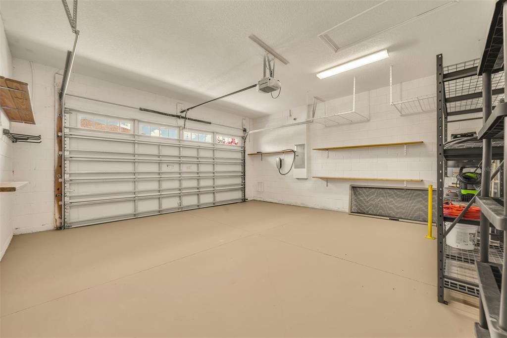 合同活跃: $3,250 (4 贝兹, 4 浴室, 3007 平方英尺)