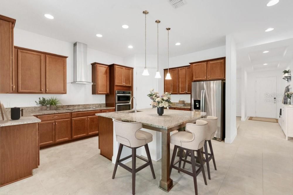 合同活跃: $3,250 (4 贝兹, 4 浴室, 3007 平方英尺)