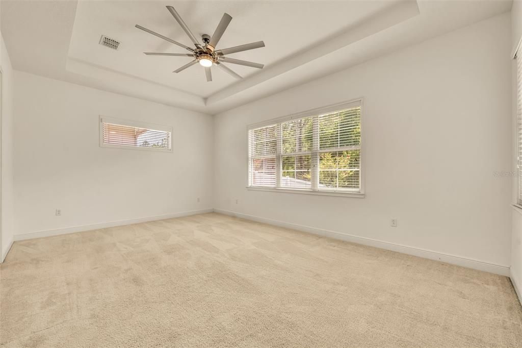 合同活跃: $3,250 (4 贝兹, 4 浴室, 3007 平方英尺)