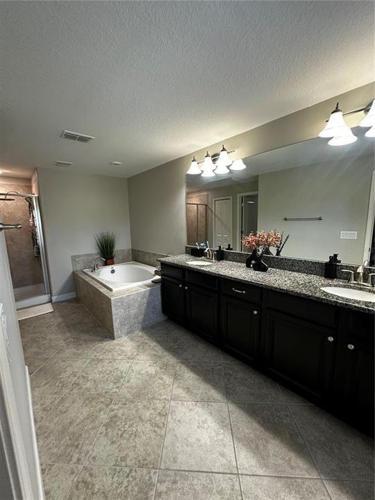 В аренду: $2,949 (3 спален, 2 ванн, 2303 Квадратных фут)