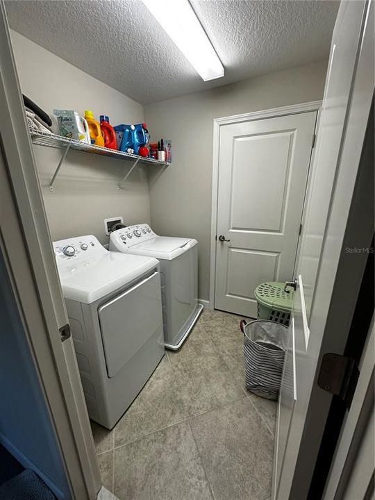 В аренду: $2,949 (3 спален, 2 ванн, 2303 Квадратных фут)