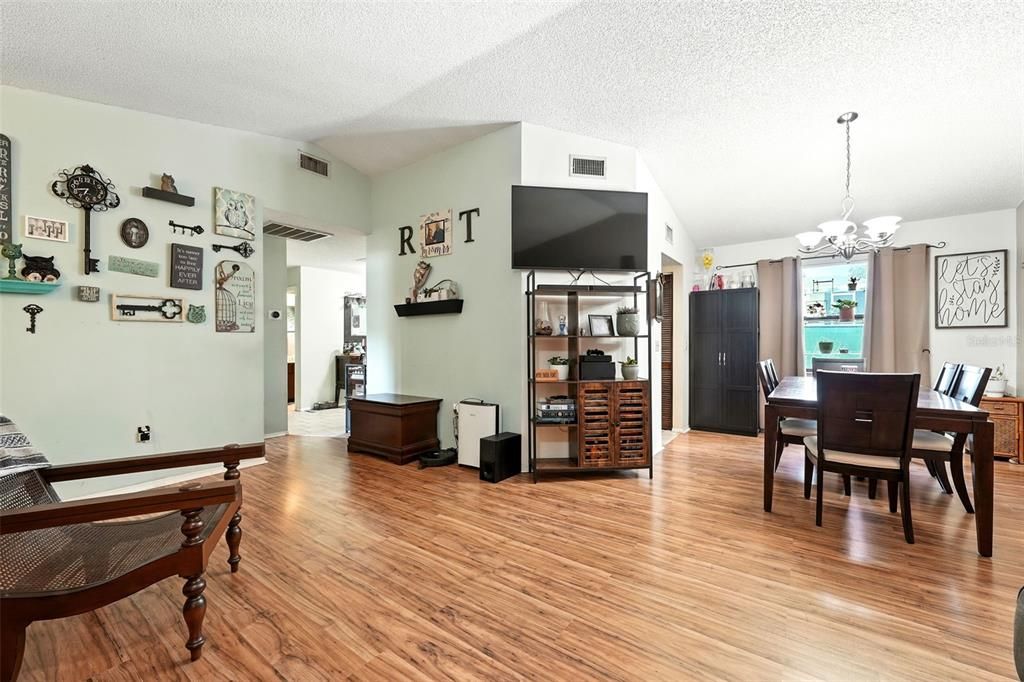 待售: $257,500 (2 贝兹, 2 浴室, 1222 平方英尺)