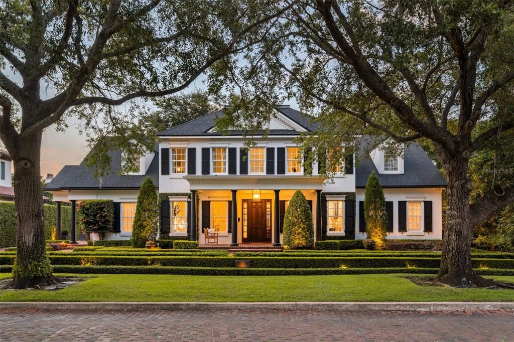 Недавно продано: $5,295,000 (5 спален, 5 ванн, 5051 Квадратных фут)