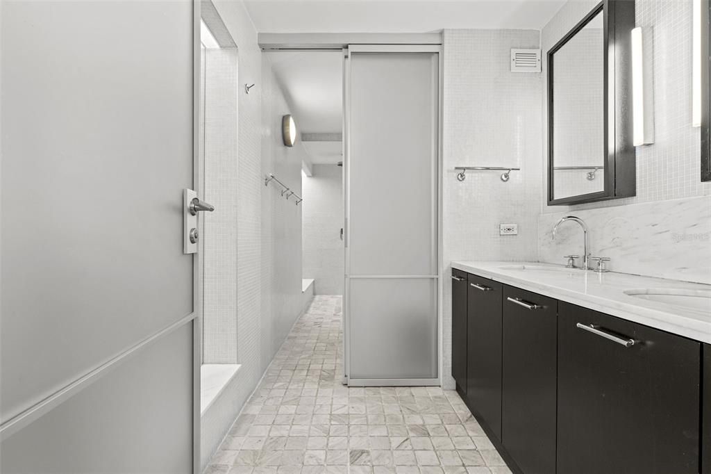 For Sale: $2,750,000 (2 beds, 3 baths, 3119 Square Feet)