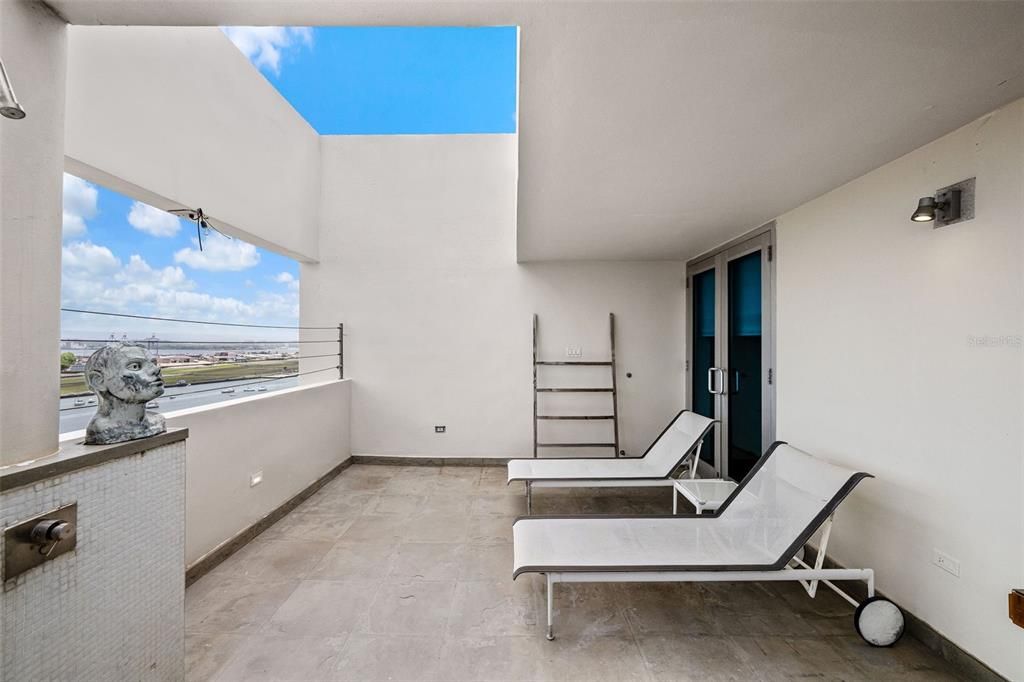 For Sale: $2,750,000 (2 beds, 3 baths, 3119 Square Feet)