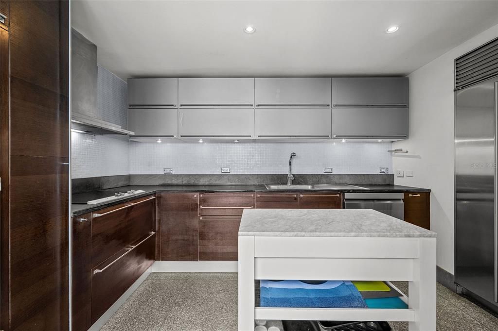 For Sale: $2,750,000 (2 beds, 3 baths, 3119 Square Feet)