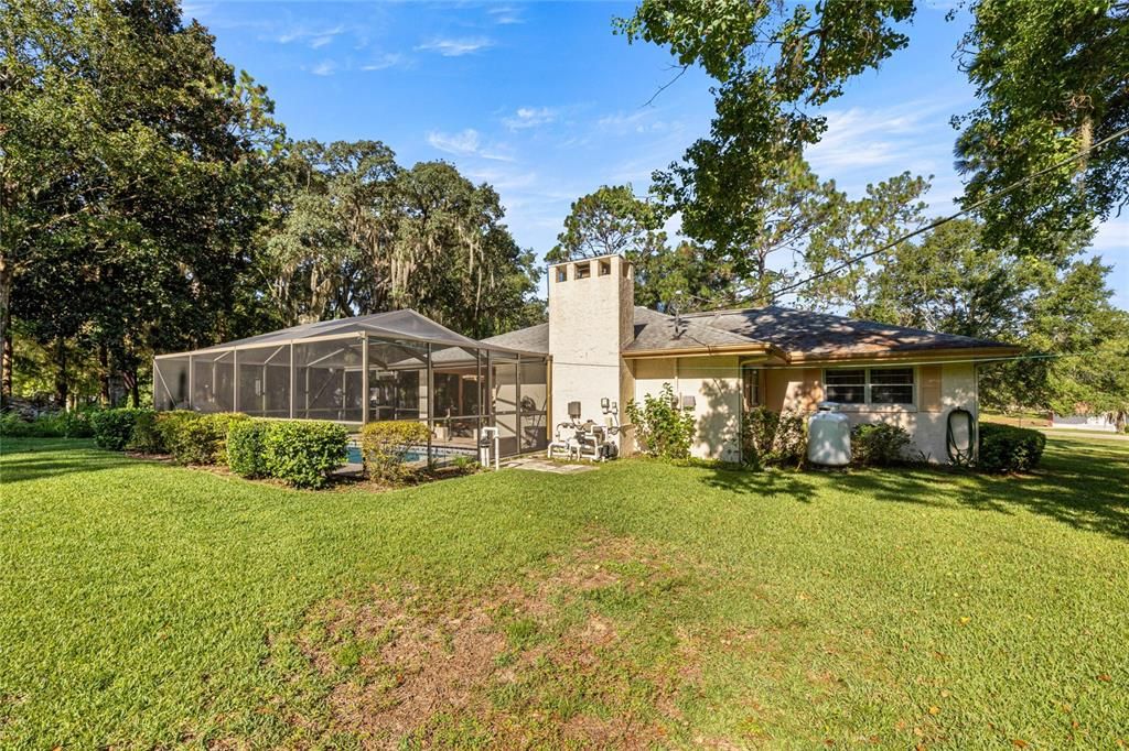 合同活跃: $360,000 (2 贝兹, 2 浴室, 1216 平方英尺)