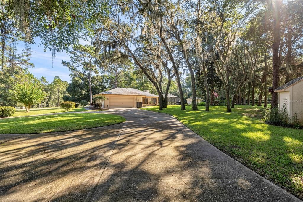 合同活跃: $360,000 (2 贝兹, 2 浴室, 1216 平方英尺)