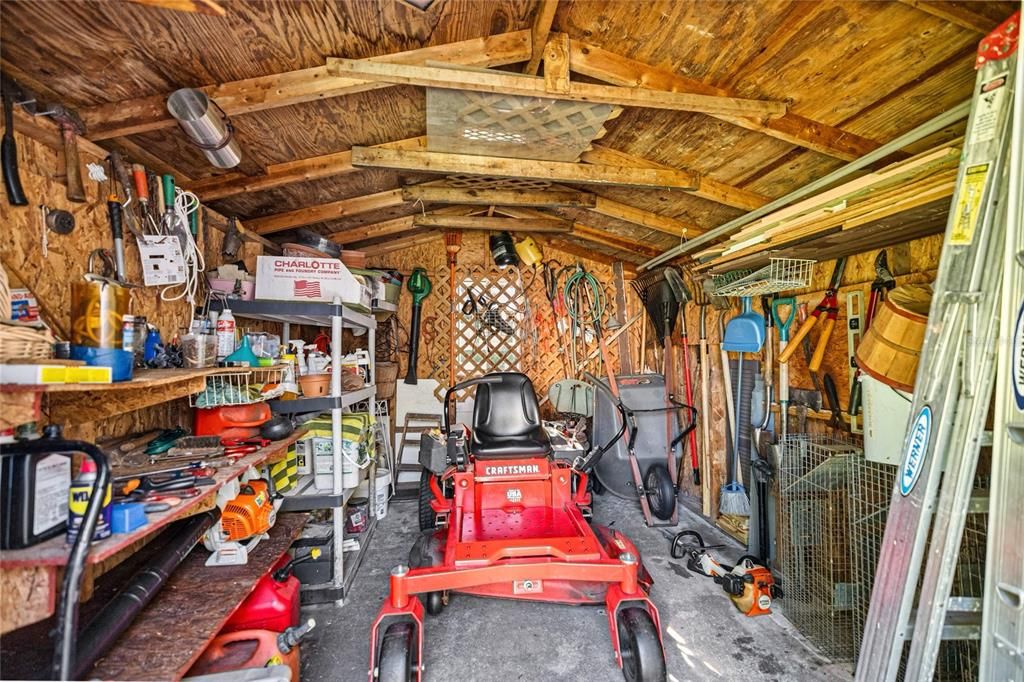 合同活跃: $360,000 (2 贝兹, 2 浴室, 1216 平方英尺)