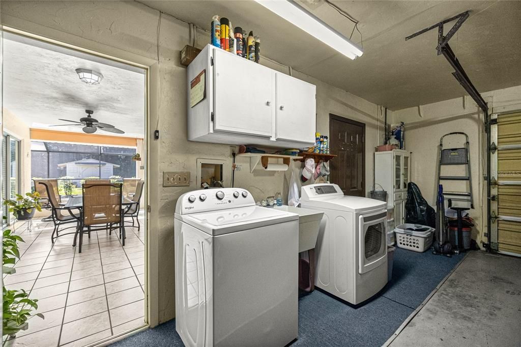 合同活跃: $360,000 (2 贝兹, 2 浴室, 1216 平方英尺)