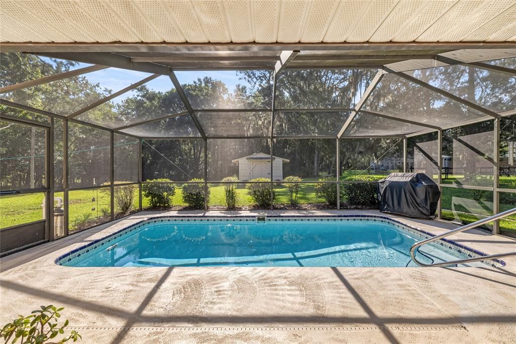 合同活跃: $360,000 (2 贝兹, 2 浴室, 1216 平方英尺)