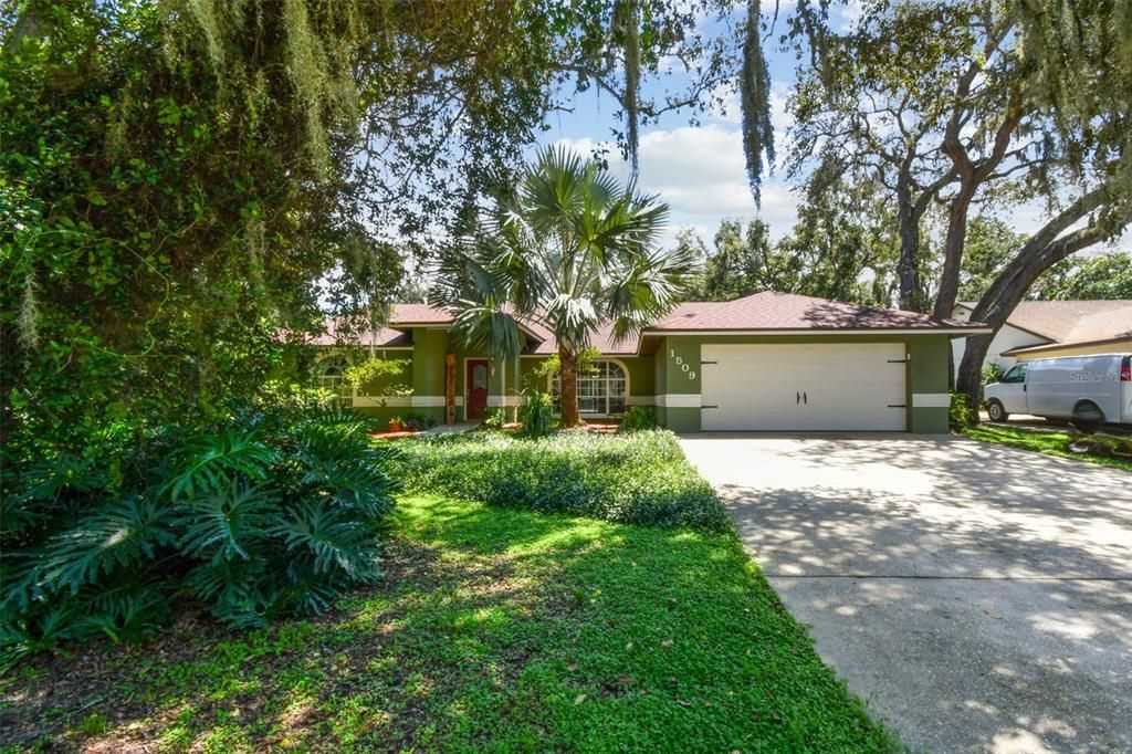 Active With Contract: $479,900 (4 beds, 3 baths, 2572 Square Feet)